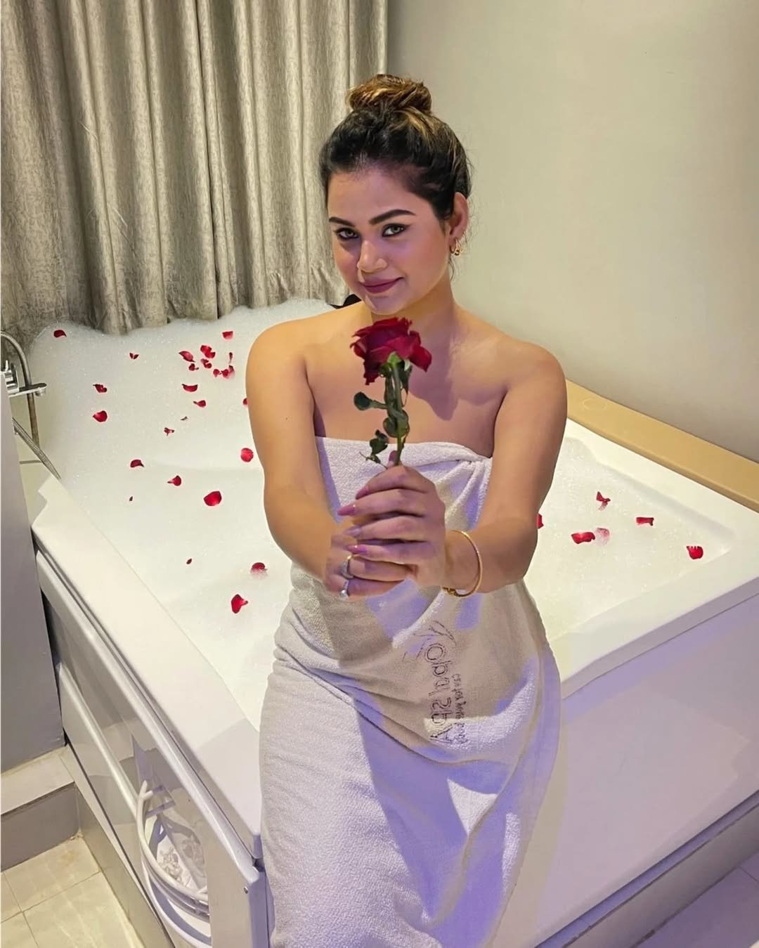 Top 10 Kolkata Escorts for Premium Companionship – BookDatings.com (Secure Booking)