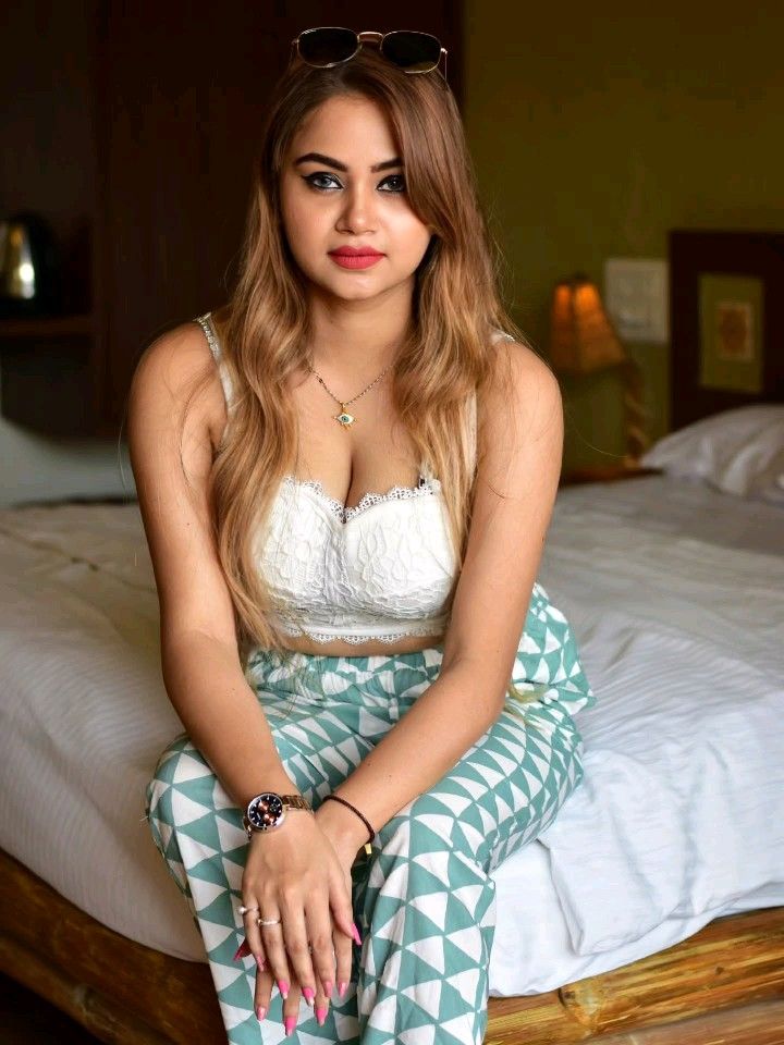 Escorts Surat Call Girls | Hot Call Girls in Surat